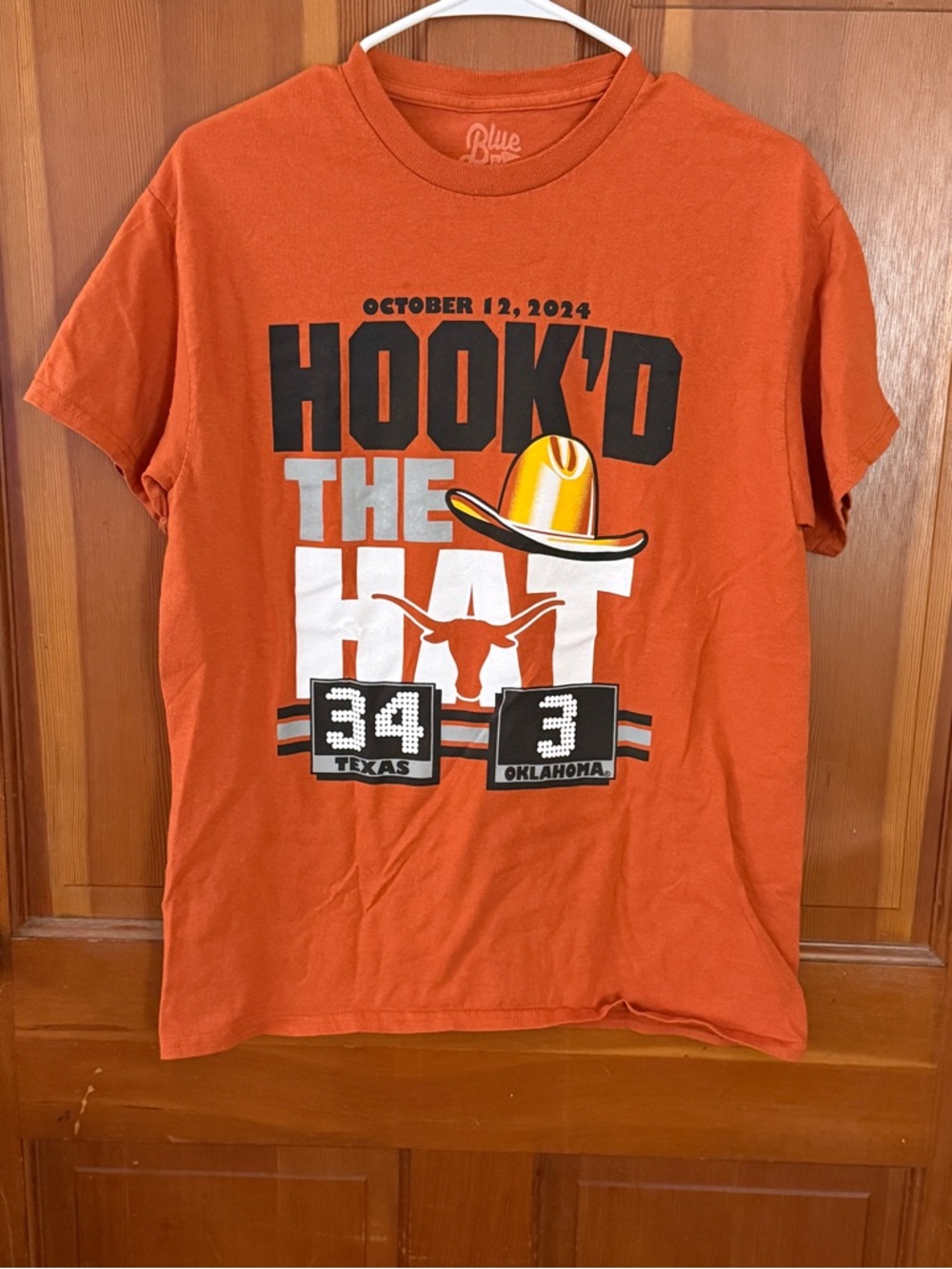 University of Texas "Hook'd The Hat" Short Sleeve Tee